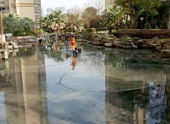 木鱼镇景观池淤泥清理
