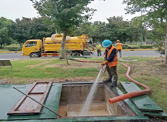 木鱼镇化油池清理
